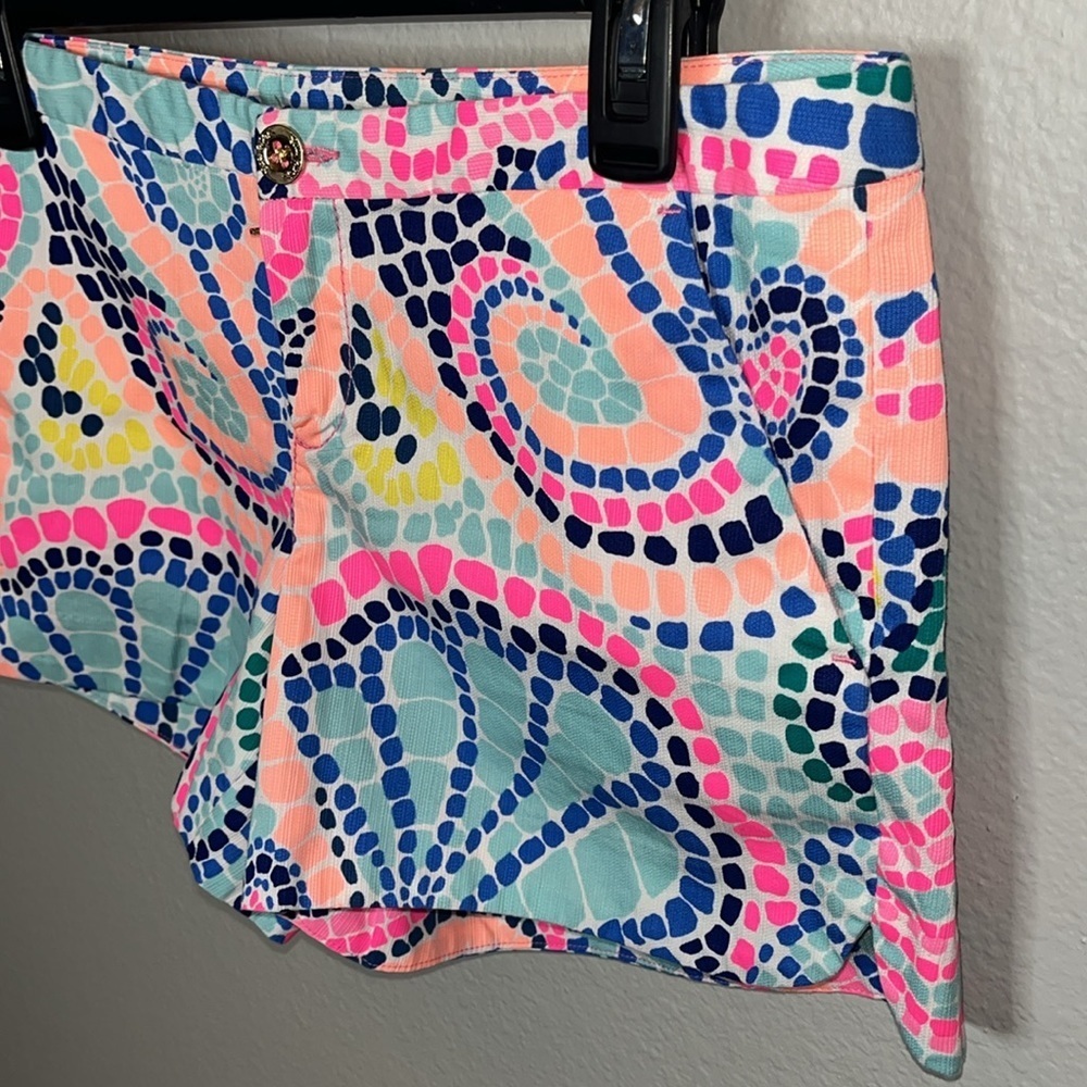 Lilly Pulitzer Adie Shorts 6 - Picture 3 of 7